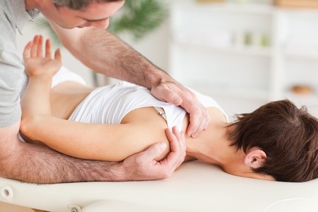 une sportive toulousaine recevant un massage suédois