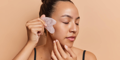 Utiliser un Gua Sha : le guide complet étape par étape 💆‍♀️